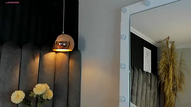 chelsea bolton  online show from October 2025 12:18:02 PM