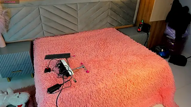 chelsea bolton  online show from December 2025 12:11:02 PM