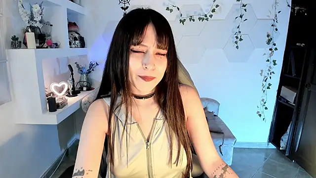 Snapshot of Effy_Devalk chatting on October 2025 02:36:02 PM Effy Devalk online show from October 2025 02:36:02 PM