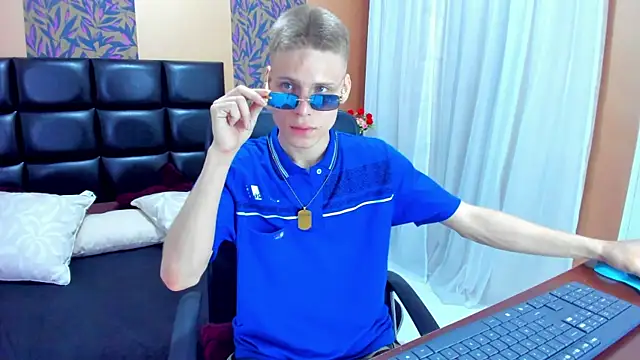 blondie lover69 online show from February 2025 08:56:01 PM