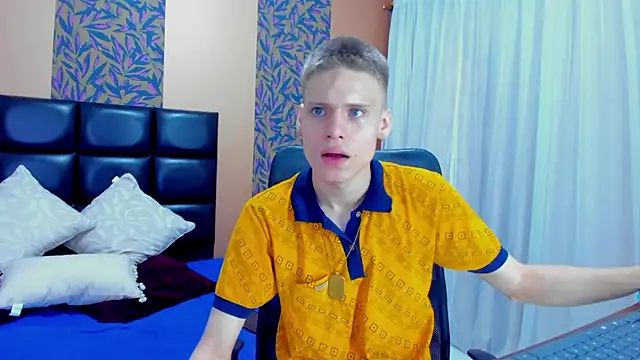 blondie lover69 online show from February 2025 07:27:01 PM