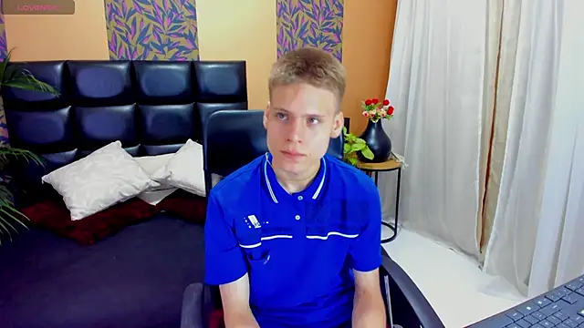 blondie lover69 online show from February 2025 07:41:01 PM