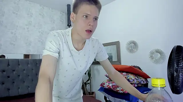 blondie lover69 online show from March 2025 07:06:02 PM