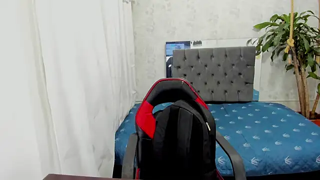 Snapshot of blondie_lover69 chatting on September 2025 09:18:01 PM blondie lover69 online show from September 2025 09:18:01 PM