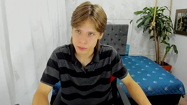 Snapshot of blondie_lover69 chatting on September 2025 08:35:02 PM blondie lover69 online show from September 2025 08:35:02 PM