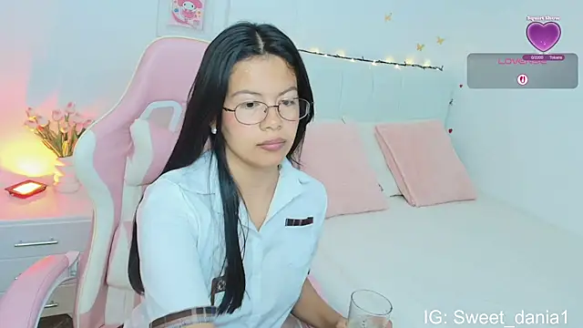 Snapshot of sweet_dania_ chatting on September 2025 04:38:02 AM sweet dania online show from September 2025 04:38:02 AM