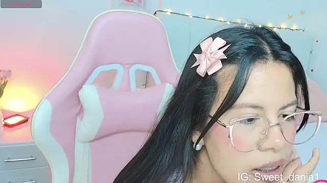 Snapshot of sweet_dania_ chatting on September 2025 03:44:02 AM sweet dania online show from September 2025 03:44:02 AM