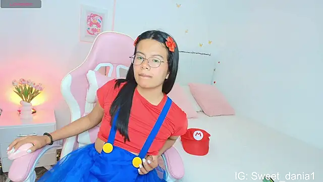 Snapshot of sweet_dania_ chatting on October 2025 04:33:01 AM sweet dania online show from October 2025 04:33:01 AM