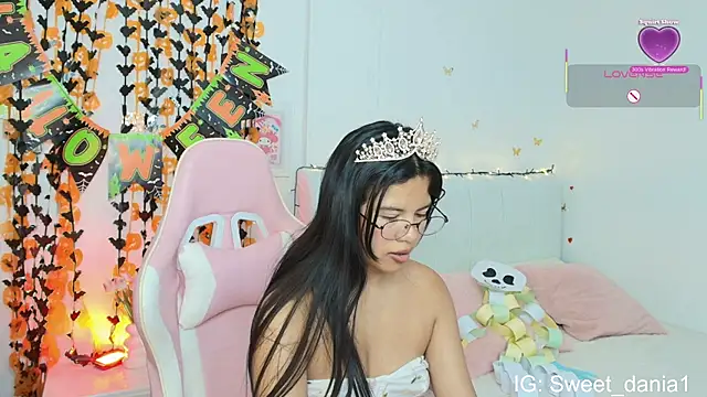 Snapshot of sweet_dania_ chatting on October 2025 08:33:01 AM sweet dania online show from October 2025 08:33:01 AM