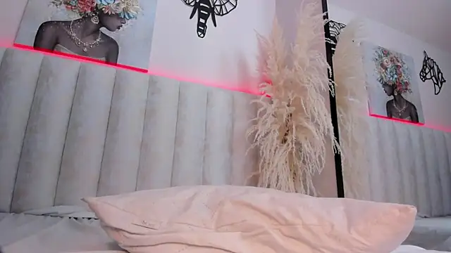 Snapshot of _Cristal_Collins chatting on January 2025 11:22:02 PM Cristal Collins online show from January 2025 11:22:02 PM