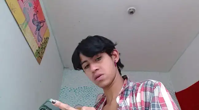Snapshot of boysLittle chatting on February 2025 11:55:02 AM boysLittle online show from February 2025 11:55:02 AM