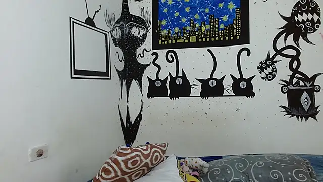 Snapshot of boysLittle chatting on October 2025 10:05:02 AM boysLittle online show from October 2025 10:05:02 AM