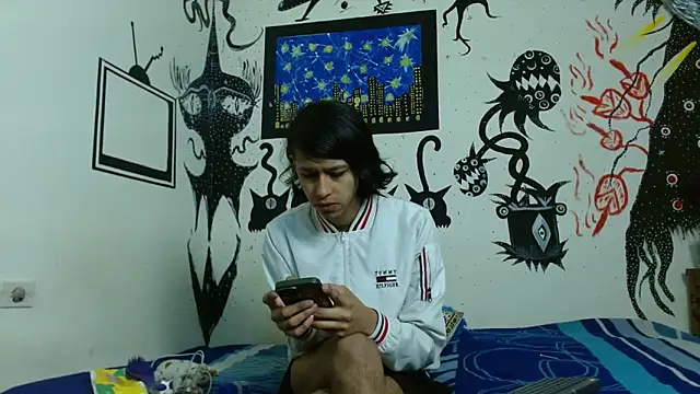 Snapshot of boysLittle chatting on October 2025 11:33:02 AM boysLittle online show from October 2025 11:33:02 AM