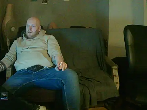 Snapshot of GaySexxPL chatting on April 2026 08:52:02 AM GaySexxPL online show from April 2026 08:52:02 AM