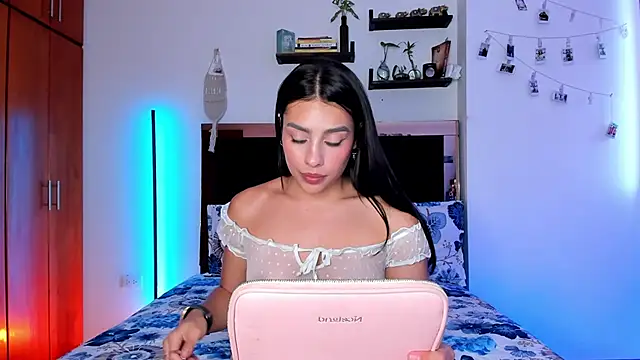 Snapshot of Carorosse chatting on March 2025 10:20:01 PM Carorosse online show from March 2025 10:20:01 PM