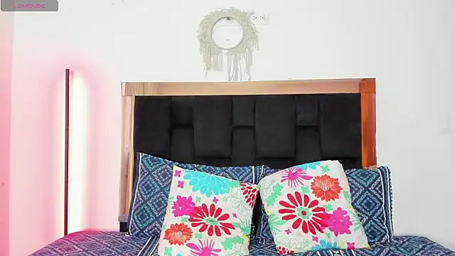 Snapshot of Carorosse chatting on November 2025 10:30:01 PM Carorosse online show from November 2025 10:30:01 PM