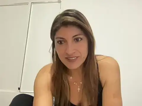 Snapshot of LunaBeya chatting on February 2025 09:09:01 PM LunaBeya online show from February 2025 09:09:01 PM