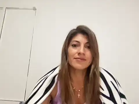 Snapshot of LunaBeya chatting on February 2025 09:58:02 PM LunaBeya online show from February 2025 09:58:02 PM