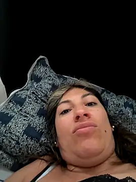 Snapshot of LunaBeya chatting on November 2025 12:40:02 PM LunaBeya online show from November 2025 12:40:02 PM