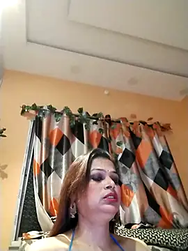 SANA-LEONI online show from May 2026 03:42:02 PM