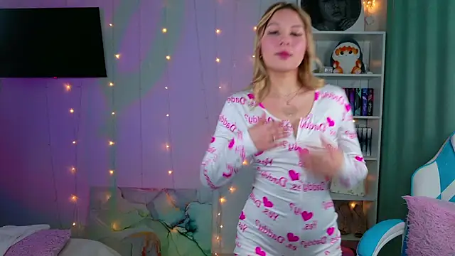 Snapshot of Mercedes_Robinson chatting on February 2026 04:19:02 AM Mercedes Robinson online show from February 2026 04:19:02 AM