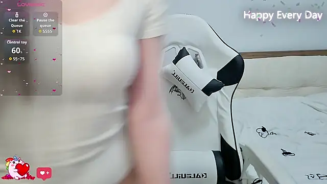 Snapshot of SlewVirus chatting on October 2025 06:06:01 PM SlewVirus online show from October 2025 06:06:01 PM