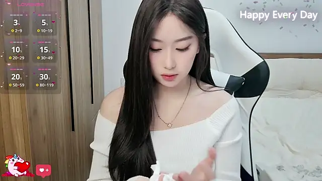 Snapshot of SlewVirus chatting on October 2025 05:39:01 PM SlewVirus online show from October 2025 05:39:01 PM