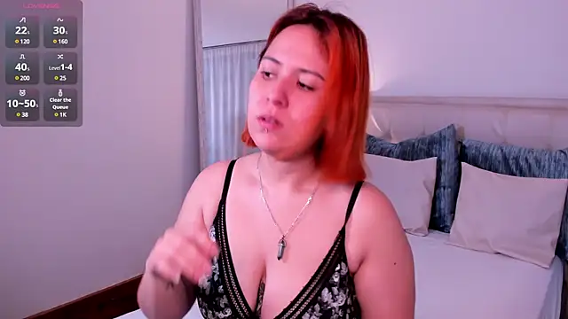 Snapshot of zoes_milee chatting on January 2025 11:37:02 AM zoes milee online show from January 2025 11:37:02 AM