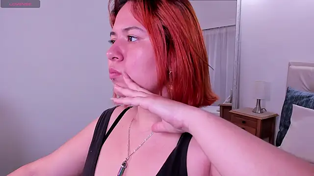 Snapshot of zoes_milee chatting on February 2025 11:27:02 AM zoes milee online show from February 2025 11:27:02 AM