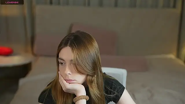 Lika Secret  online show from September 2025 09:18:01 PM