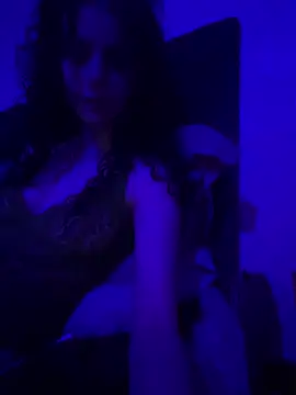Snapshot of VioletxBlue chatting on January 2025 09:01:02 PM VioletxBlue online show from January 2025 09:01:02 PM