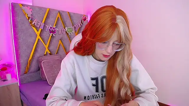 Snapshot of SussanHottye1_ chatting on November 2025 11:54:01 AM SussanHottye1 online show from November 2025 11:54:01 AM