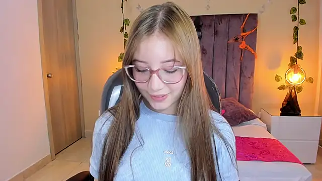 Dahlia Rousse online show from October 2025 09:37:02 PM