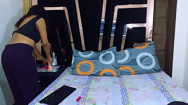 SolEvanss online show from October 2025 02:20:01 PM