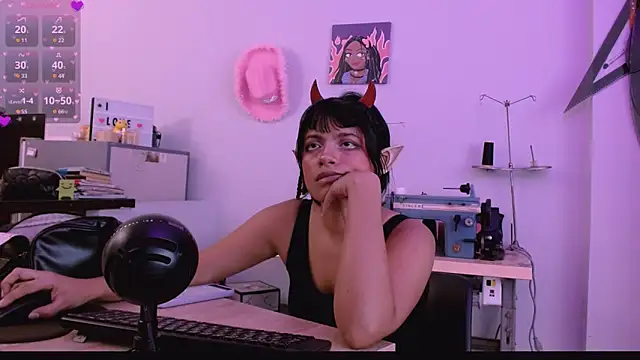 Mattilda 18 online show from October 2025 07:55:01 PM