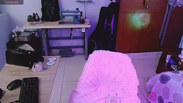 Mattilda 18 online show from November 2025 10:03:02 PM