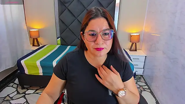 Snapshot of CamyMature chatting on January 2025 06:20:02 PM CamyMature online show from January 2025 06:20:02 PM