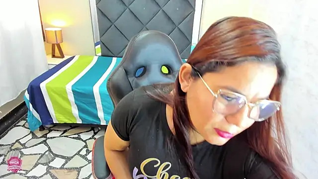 Snapshot of CamyMature chatting on February 2025 06:03:01 PM CamyMature online show from February 2025 06:03:01 PM