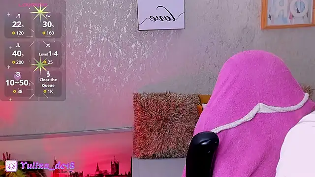 Snapshot of Luxury_Woman chatting on March 2026 04:04:02 AM Luxury Woman online show from March 2026 04:04:02 AM