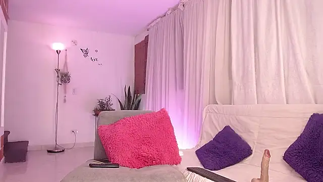 Snapshot of Katalina_Rosee chatting on January 2025 05:45:02 AM Katalina Rosee online show from January 2025 05:45:02 AM