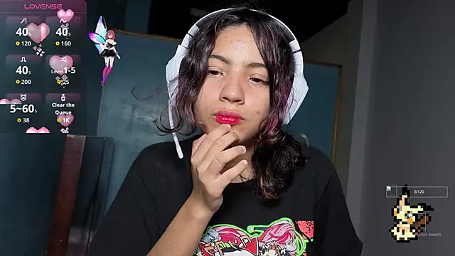 Lovelyamyy online show from November 2025 01:11:01 PM