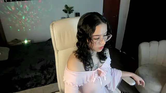 Renaxi Smith online show from September 2025 07:13:01 PM