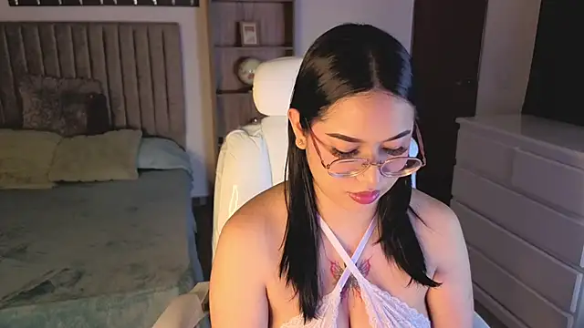 Renaxi Smith online show from February 2026 07:47:02 PM