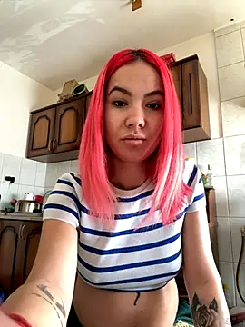 Snapshot of Tinkarbell21 chatting on October 2025 11:31:02 AM Tinkarbell21 online show from October 2025 11:31:02 AM