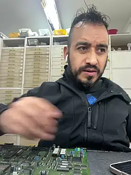 Snapshot of leonardohot1987 chatting on March 2025 07:38:02 PM leonardohot1987 online show from March 2025 07:38:02 PM