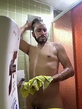 Snapshot of leonardohot1987 chatting on March 2025 03:33:02 AM leonardohot1987 online show from March 2025 03:33:02 AM