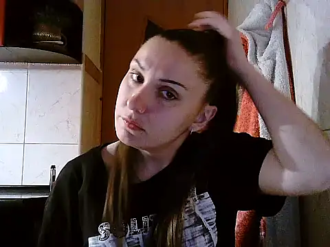 Yuliia30 online show from April 2026 04:15:01 PM