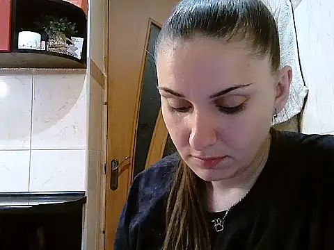 Yuliia30 online show from June 2026 03:35:02 PM
