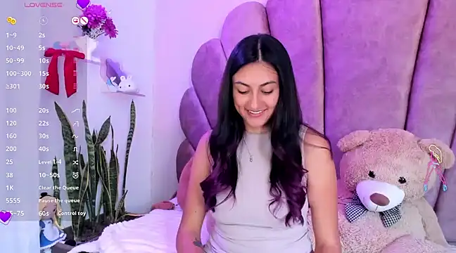 Snapshot of sweetfoxy_17 chatting on January 2025 05:28:02 PM sweetfoxy 17 online show from January 2025 05:28:02 PM