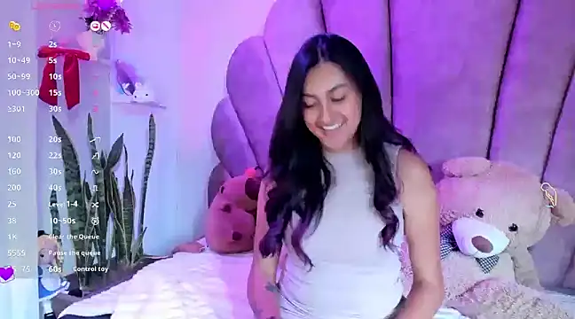 Snapshot of sweetfoxy_17 chatting on January 2025 08:31:02 PM sweetfoxy 17 online show from January 2025 08:31:02 PM